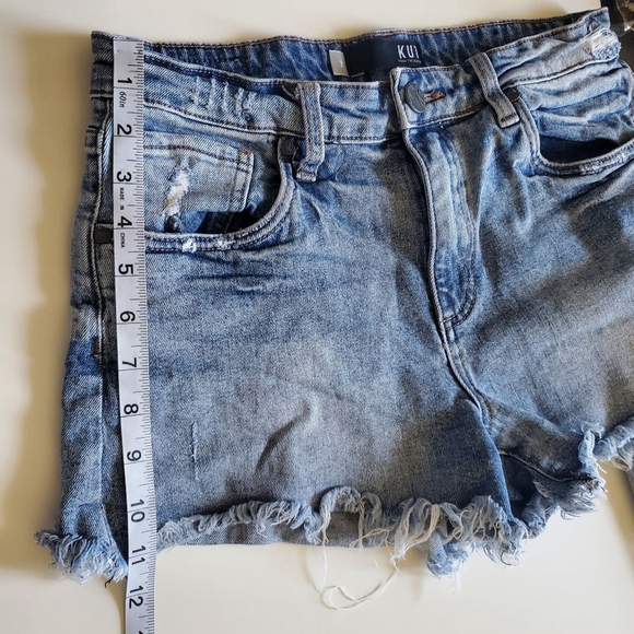 Kut From The Kloth | Cutt Off Jean Shorts Blue Light Wash Size 2 Denim Shorts - Picture 6 of 7